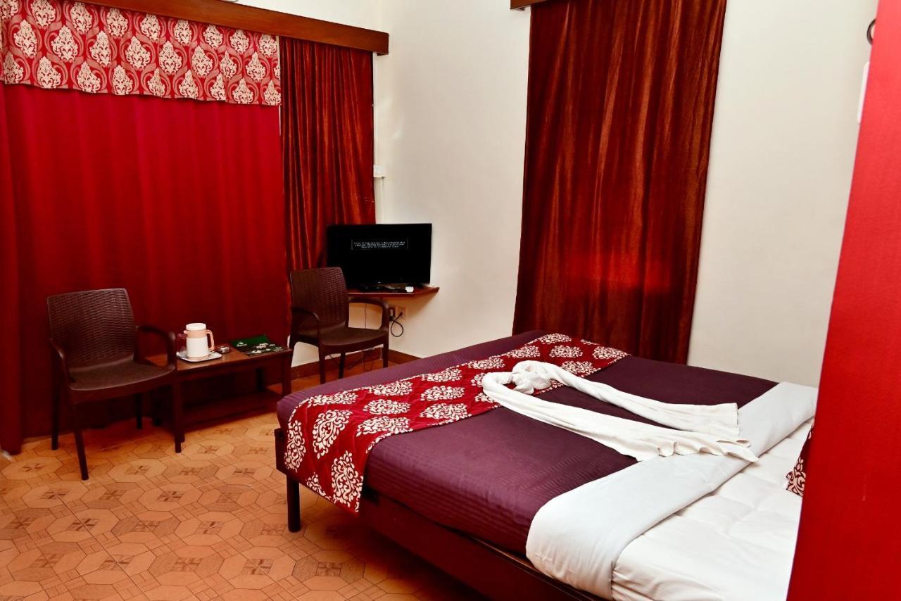 Swim Sea Beach Resort Panaji Exterior foto